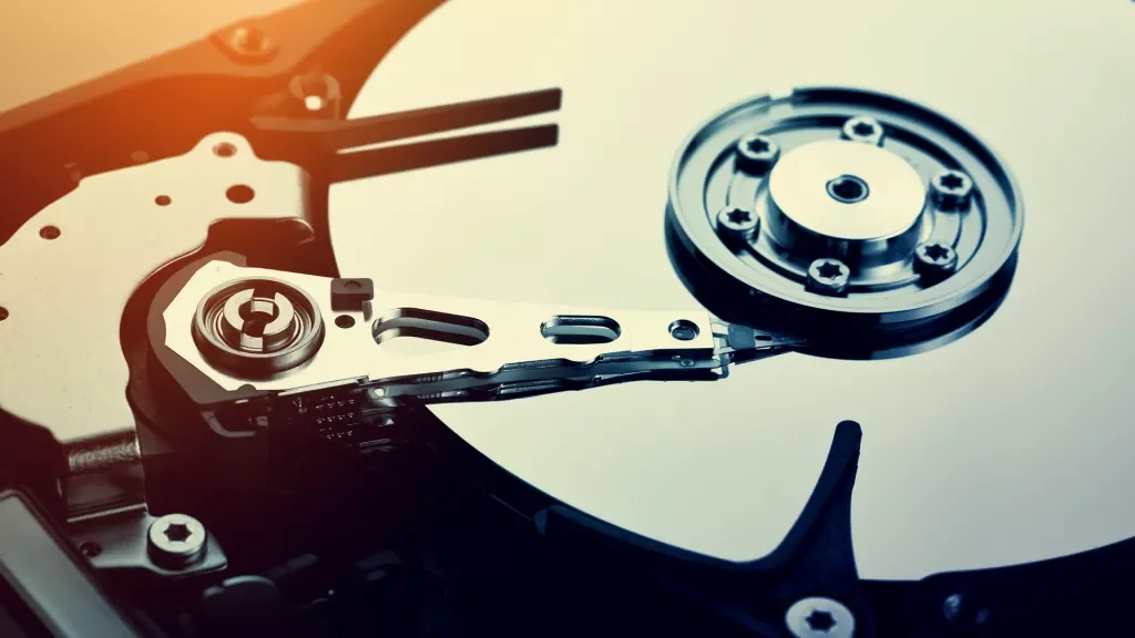 Οι Dell, HP και Lenovo τερματίζουν την πώληση φορητών υπολογιστών με σκληρούς δίσκους