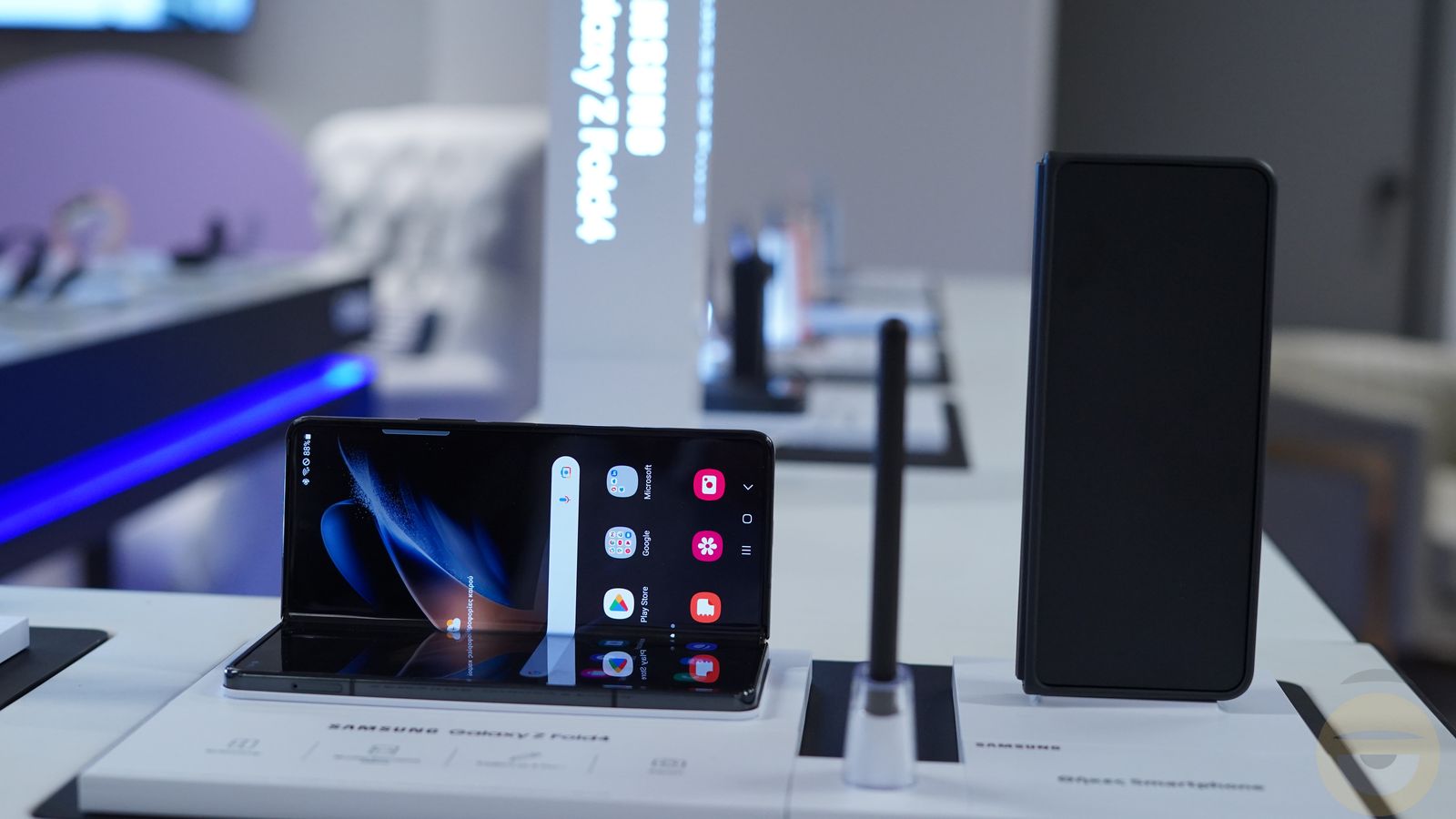 To Samsung Galaxy Z Fold4 έρχεται με ανανεωμένη εμπρόσθια οθόνη και specs αλλά χωρίς ενσωματωμένο S-Pen