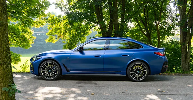 Η BMW ανακαλεί 83 οχήματα iX και i4 εξαιτίας ανησυχιών για πρόκληση φωτιάς από την μπαταρία
