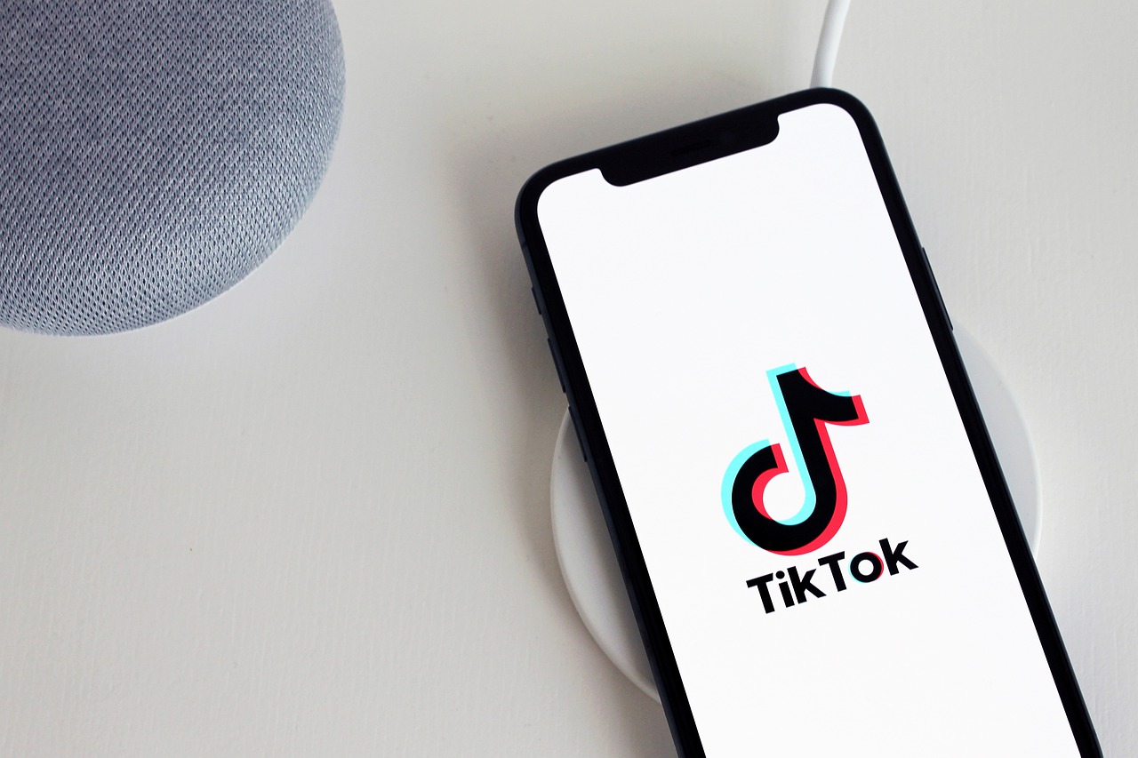Το TikTok ενεργοποιεί για όλους τη λειτουργία "dislike" στα σχόλια