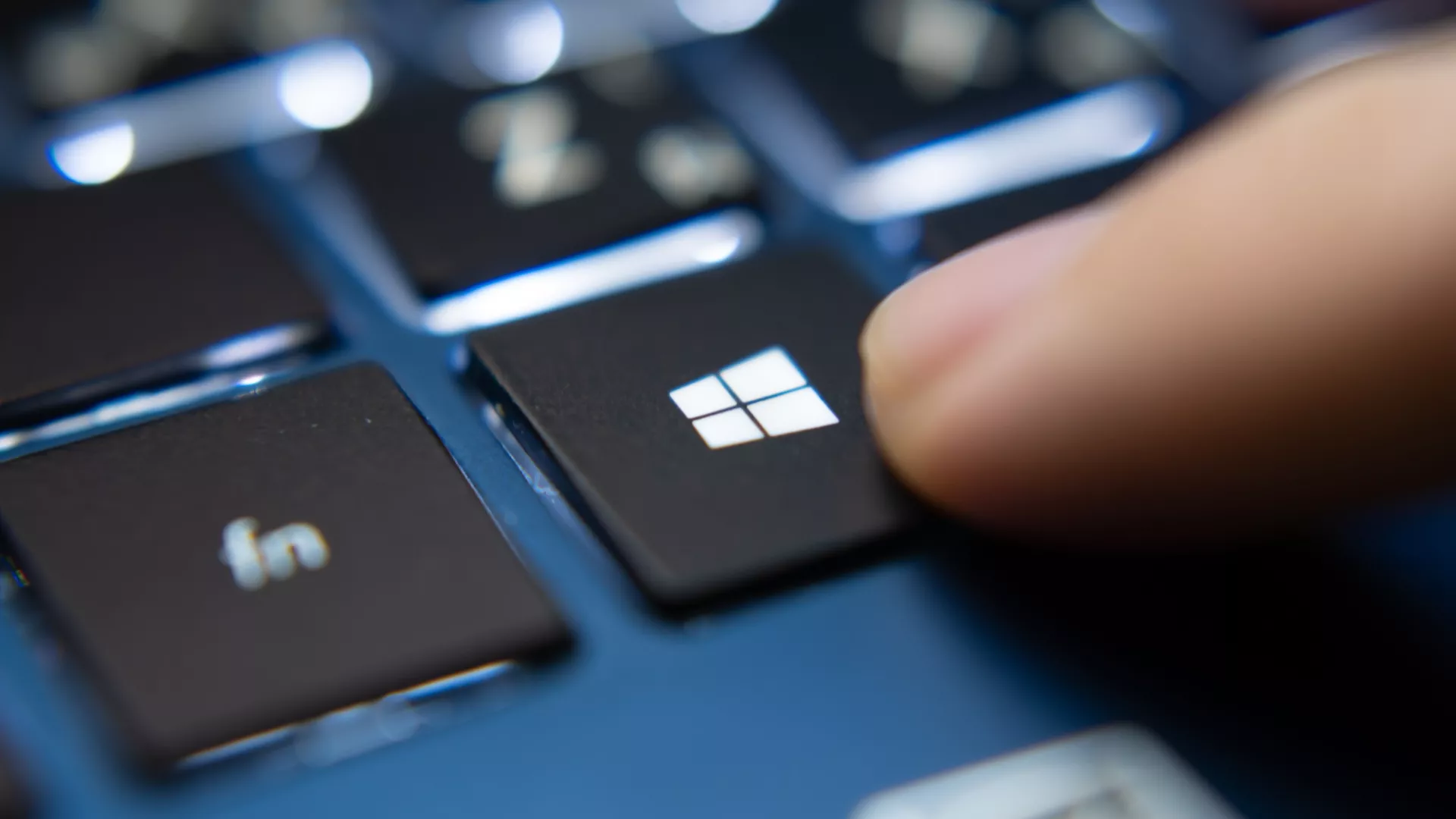 Η Microsoft προσπαθεί για ακόμη μία φορά να πείσει τους χρήστες να εγκαταστήσουν τα Windows 11