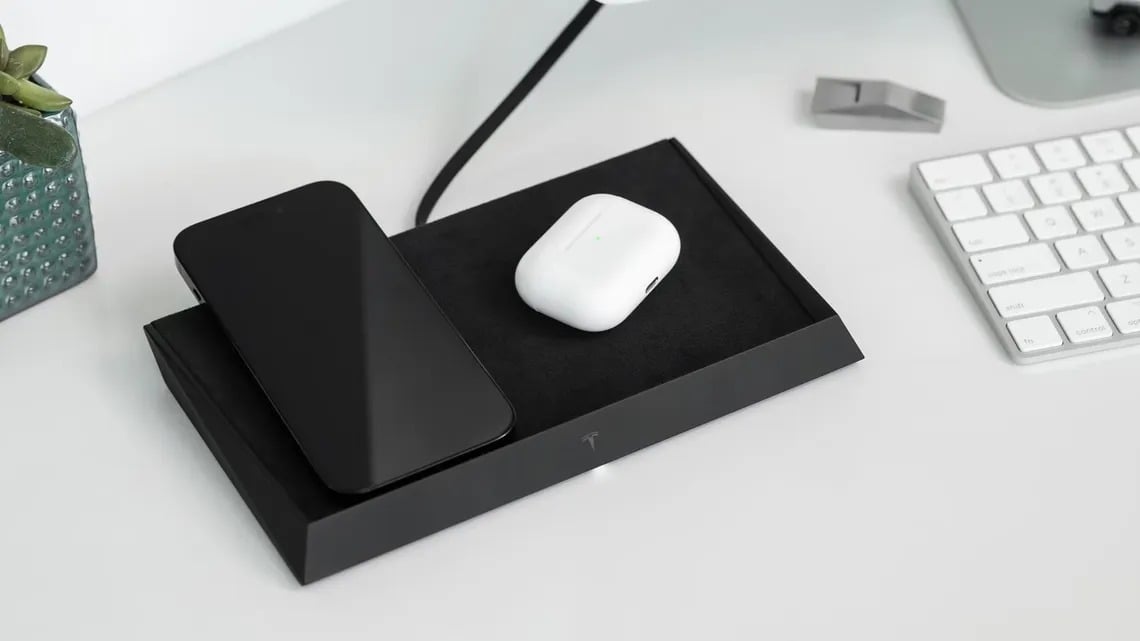 Το τελευταίο gadget της Tesla είναι ένας ασύρματος φορτιστής αξίας 300 δολαρίων