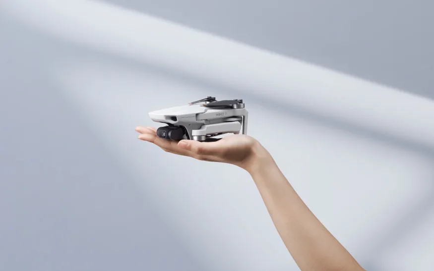 Το Mini 2 SE drone της DJI αξίας 369 δολαρίων μπορεί να πετάξει σε απόσταση έως και 10 χιλιομέτρων