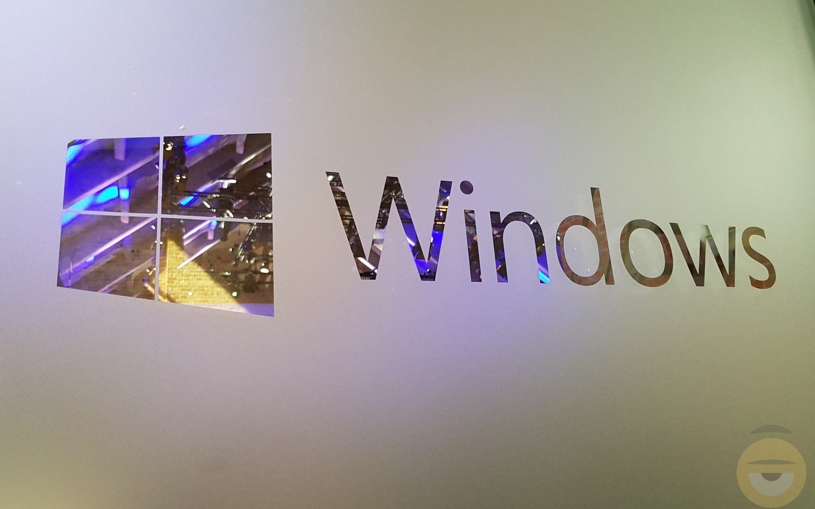 Τα Windows χάνουν ραγδαία μερίδιο αγοράς στις ΗΠΑ, πέφτοντας στο ιστορικό χαμηλό του 57%