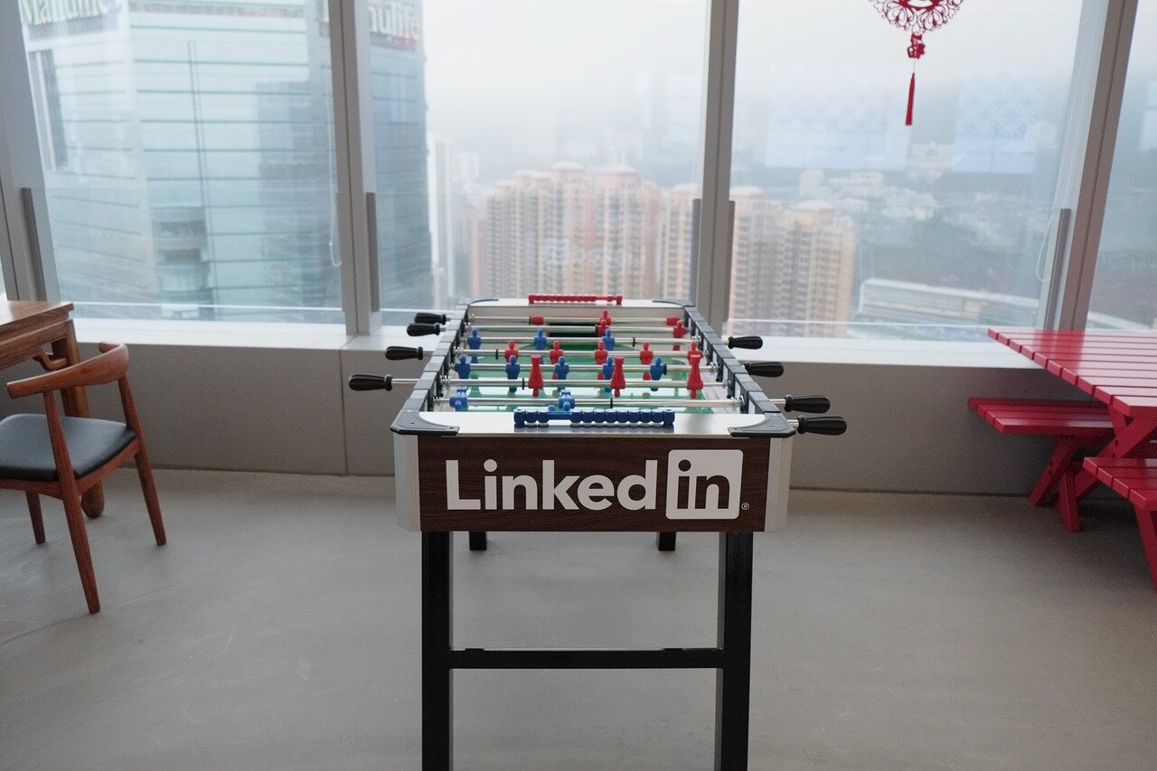 Περισσότερες πληροφορίες για "Το LinkedIn αποκτά ένα δωρεάν σύστημα επαλήθευσης που σας επιτρέπει να αποδείξετε πού εργάζεστε"