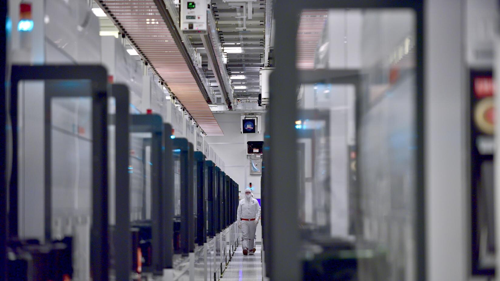 Περισσότερες πληροφορίες για "Η Intel βελτιστοποιεί τα εργοστάσια της για την παραγωγή chips αρχιτεκτονικής ARM"