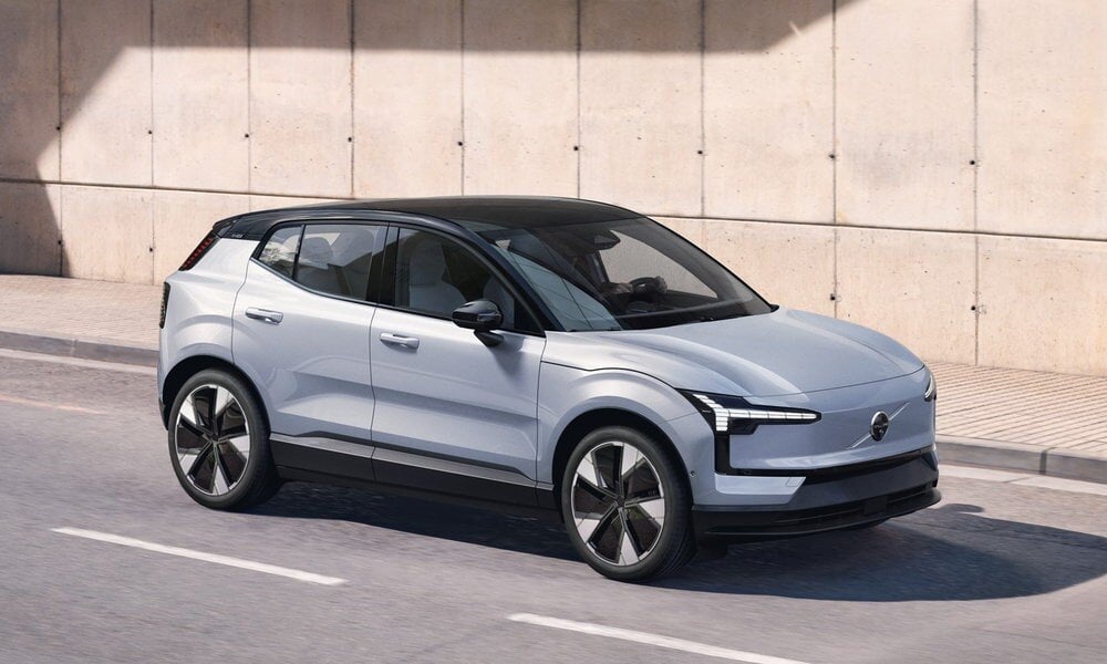 Περισσότερες πληροφορίες για "Η Volvo παρουσίασε το EX30, το οικονομικότερο ηλεκτρικό SUV της"