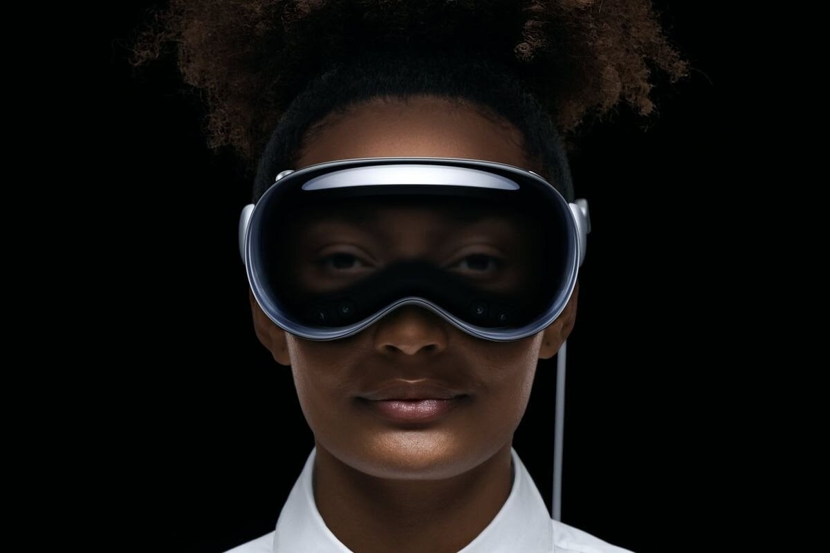 Περισσότερες πληροφορίες για "Με το Apple Vision Pro, η Apple θέλει να προσφέρει μια νέα computing εμπειρία μέσω mixed reality"