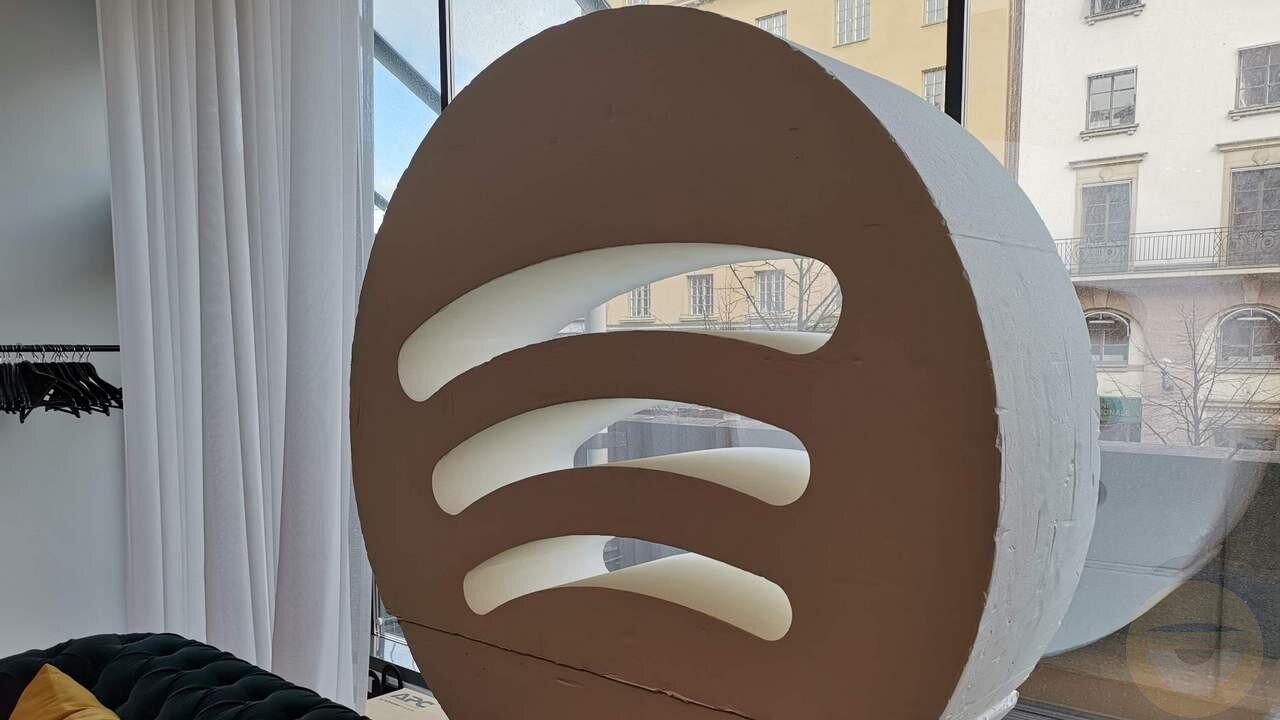 Σε αυξήσεις τιμών προχωρά και το Spotify