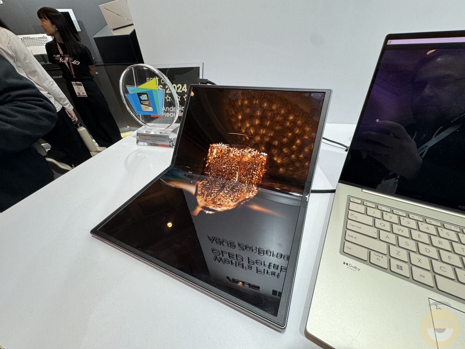 Περισσότερες πληροφορίες για "Το ASUS ZenScreen Fold είναι μία φορητή οθόνη που… διπλώνει"