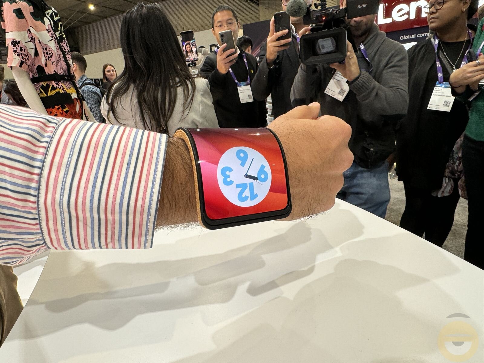 Περισσότερες πληροφορίες για "Το Motorola Bendable Concept Phone μας δίνει μία ιδέα για το μέλλον των φορητών συσκευών από σήμερα"