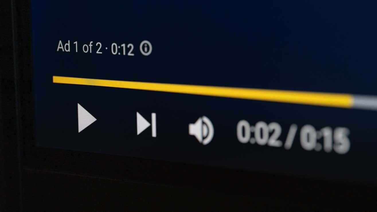 Το YouTube πειραματίζεται με την εμφάνιση διαφημίσεων κατά τη διάρκεια παύσης ενός βίντεο