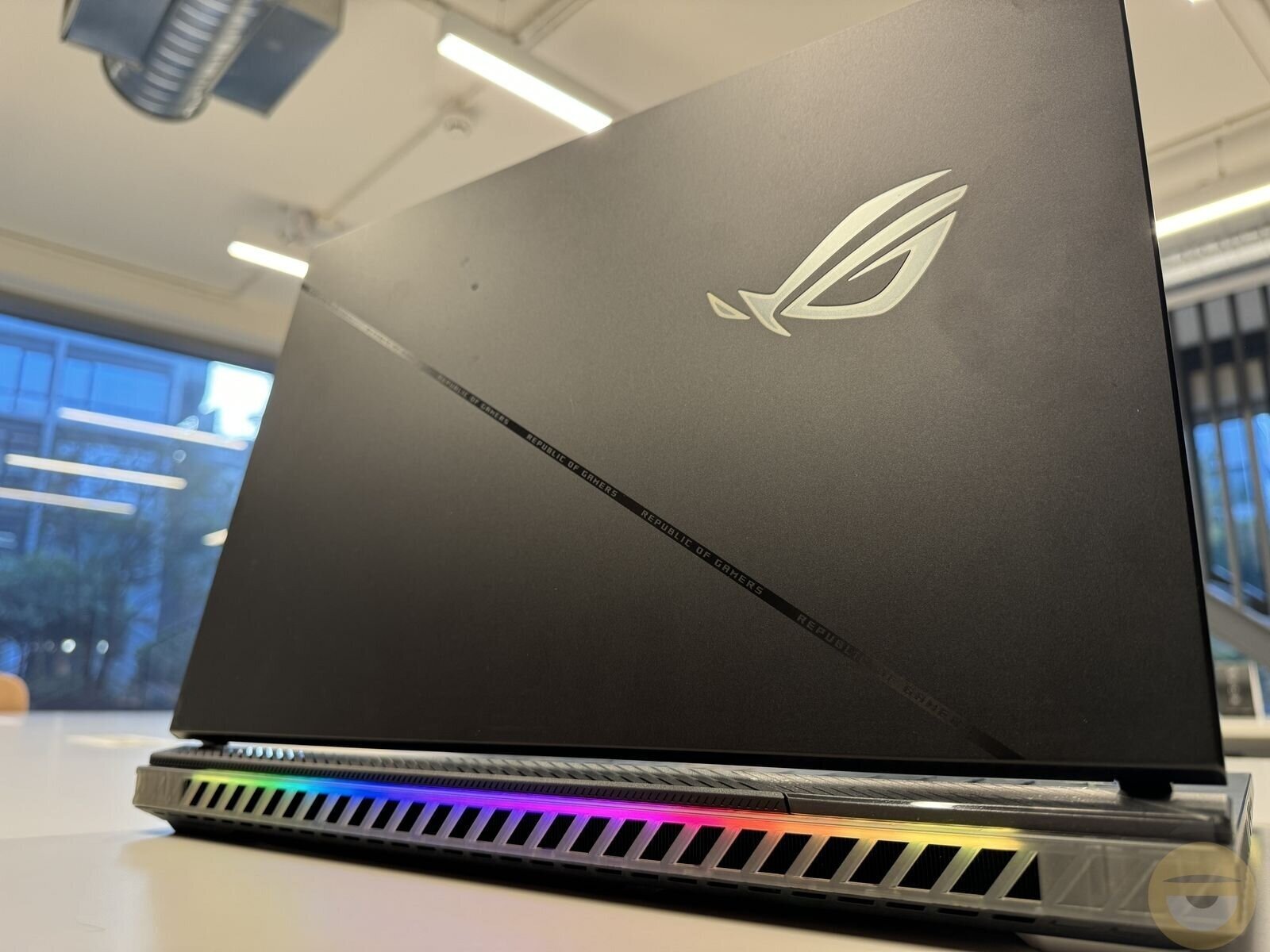 ASUS ROG Strix Scar 18 2024 (G834J) Review