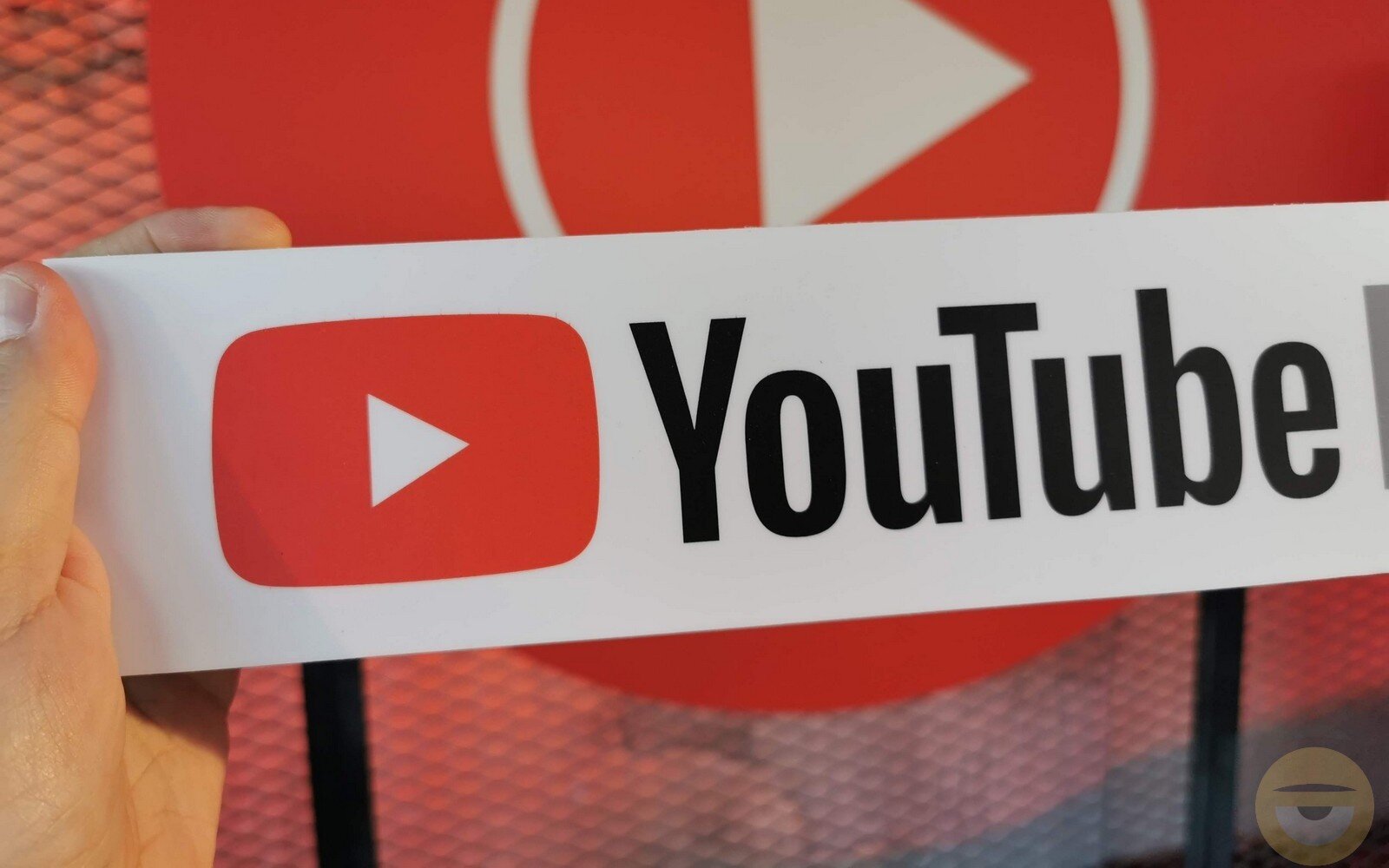 Περισσότερες πληροφορίες για "YouTube: Νέο AI εργαλείο βοήθεια σε δημιουργούς του YouTube που έχουν χακαριστεί"