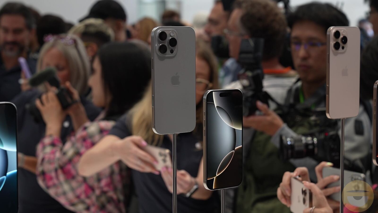Τα νέα iPhone 16 υποστηρίζουν ενσύρματη φόρτιση 45W [Ενημέρωση]