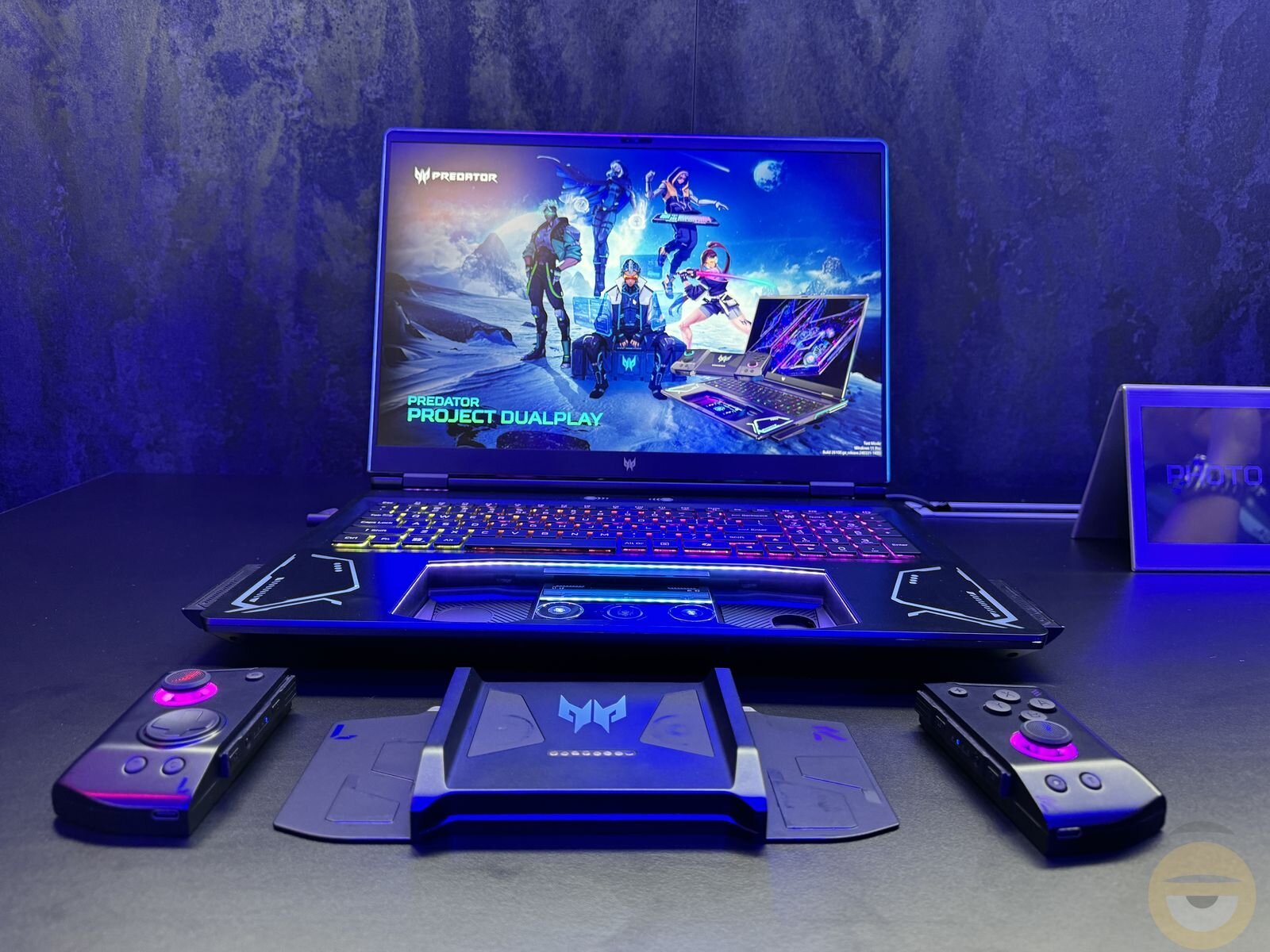 Η Acer παρουσιάζει το Project DualPlay, ένα gaming laptop με ενσωματωμένο χειριστήριο παιχνιδιών
