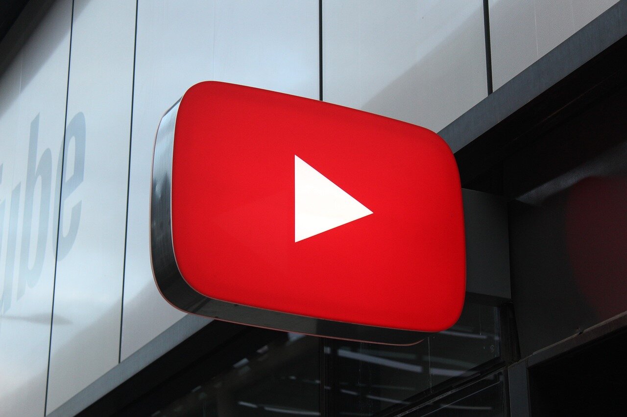To YouTube περιορίζει την προβολή στους εφήβους βίντεο που εστιάζουν στο βάρος και την εξωτερική εμφάνιση