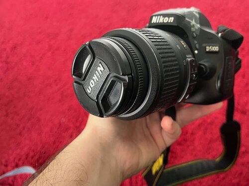 Περισσότερες πληροφορίες για "Nikon D5100 + αξεσουάρ"