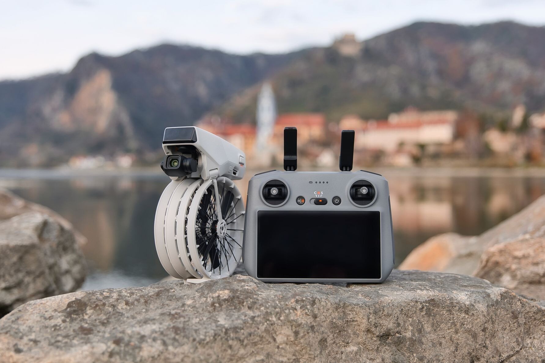 Περισσότερες πληροφορίες για "Το DJI Flip απευθύνεται σε πιλότους όλων των επιπέδων δεξιοτήτων"