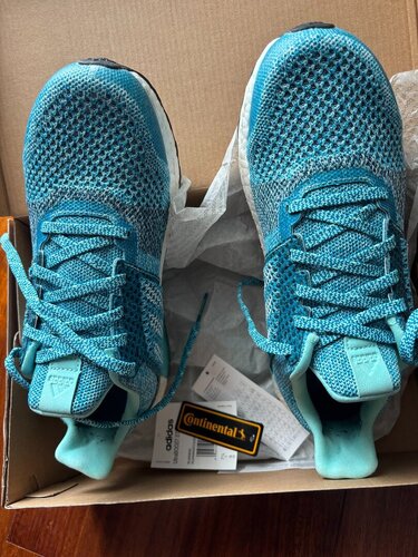 Περισσότερες πληροφορίες για "ADIDAS ULTRABOOST, SKECHERS"
