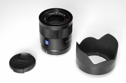 Περισσότερες πληροφορίες για "Sony zeiss 55mm f1.8"