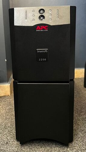 Περισσότερες πληροφορίες για "APC Smart UPS 2200 (Line-Interactive/1980W)"