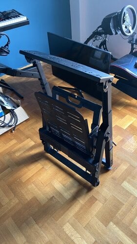 Περισσότερες πληροφορίες για "Next Level Racing Wheel Stand 2.0"