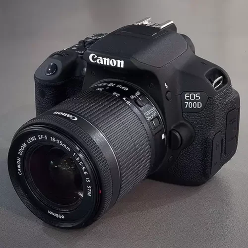 Περισσότερες πληροφορίες για "Canon 700D με πολλά έξτρα"