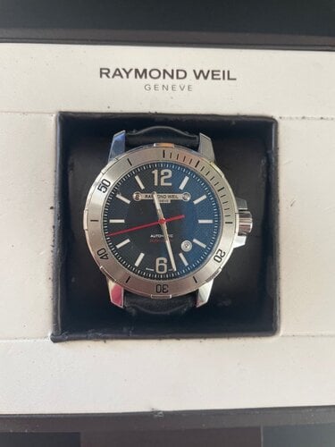 Περισσότερες πληροφορίες για "Raymond Weil Nabucco Automatic 44mm"
