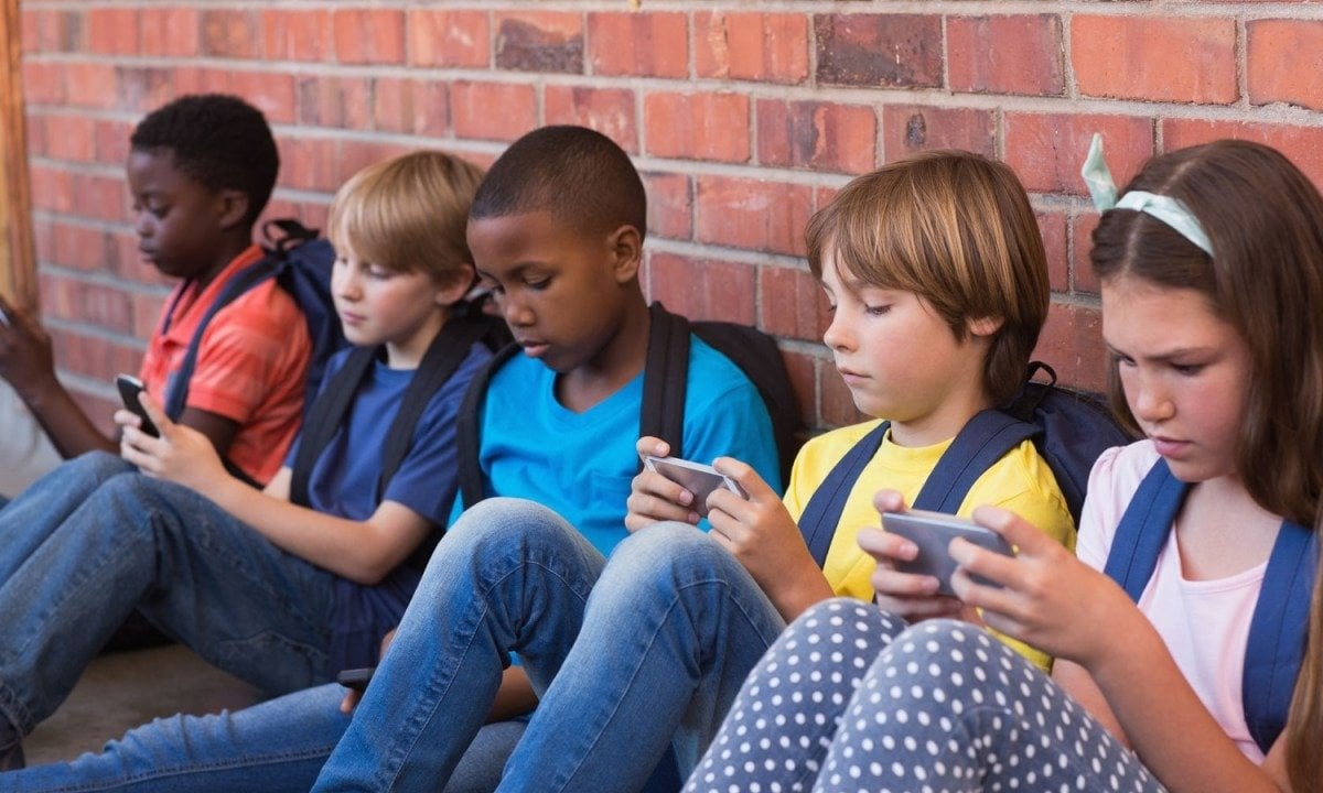 Έρευνα: Τα κοινωνικά δίκτυα και όχι τα smartphones βλάπτουν την ψυχική υγεία των παιδιών
