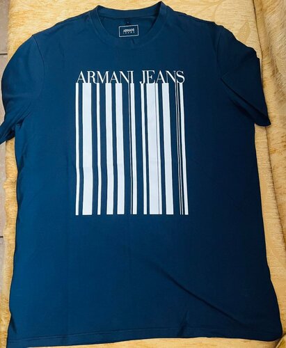 Περισσότερες πληροφορίες για "Armani jeans Tshirt"