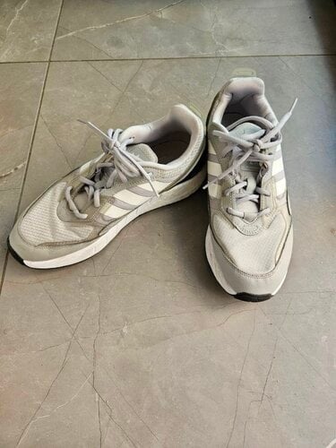 Περισσότερες πληροφορίες για "Adidas Unisex 41.5 νούμερο"