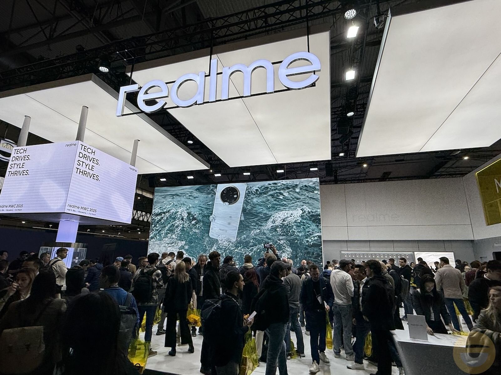 Περισσότερες πληροφορίες για "realme @MWC 2025: δυναμικό τριετές πλάνο με καινοτομίες και διαφοροποιημένο μοντέλο ανάπτυξης"