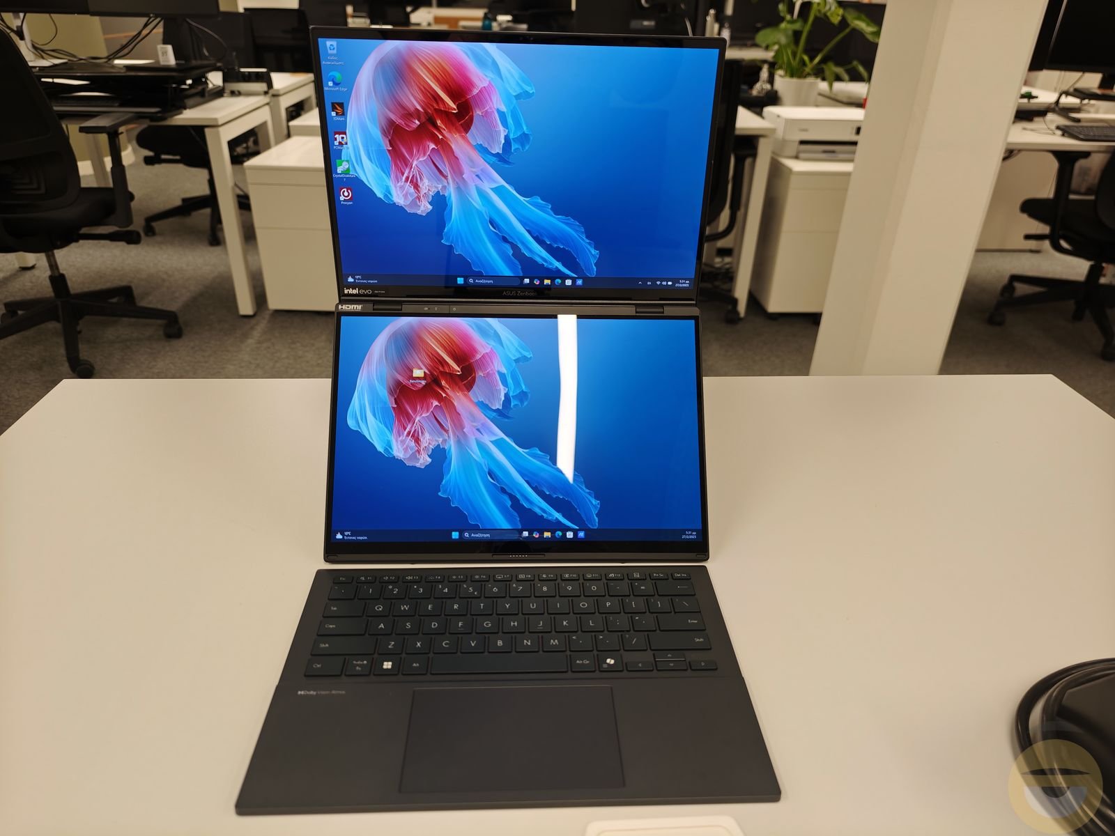 ASUS Zenbook Duo 2025 (UX8406) Review