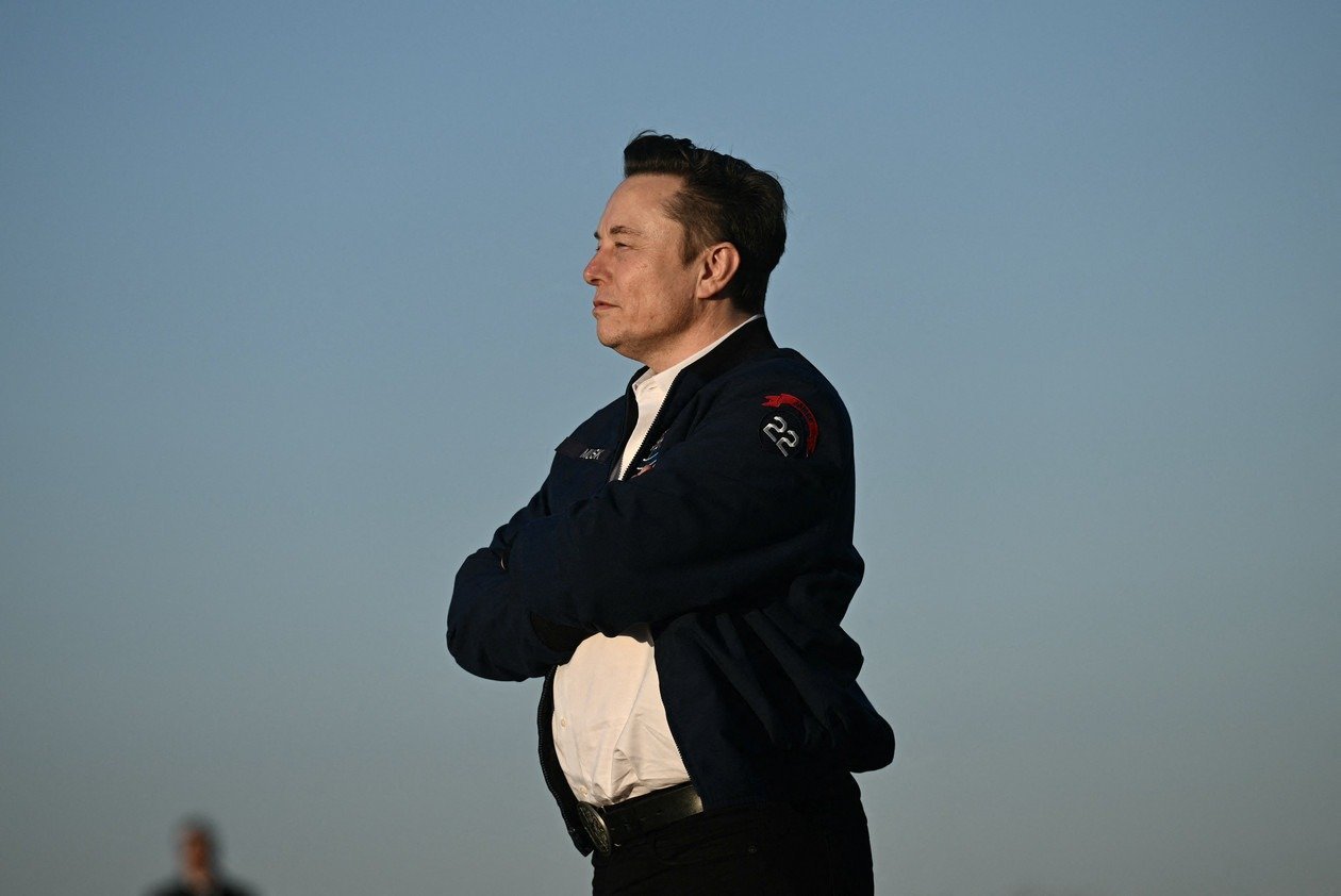 Ο Elon Musk θα αφιερώσει περισσότερο χρόνο στην Tesla μετά από δραματική πτώση 71% στα κέρδη