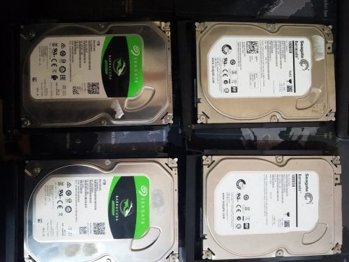 Περισσότερες πληροφορίες για "HDD   4 Χ 1ΤΒ"