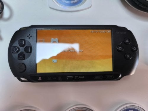 Περισσότερες πληροφορίες για "Sony PlayStation Portable PSP E1004 Street Edition + 8 Games"