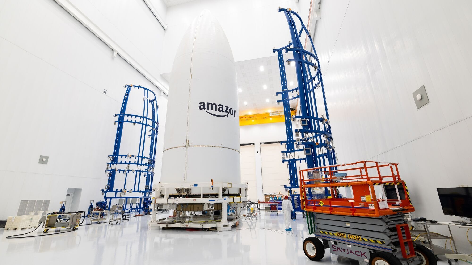 Περισσότερες πληροφορίες για "Το Project Kuiper της Amazon ετοιμάζεται να ανταγωνιστεί το Starlink με 27 νέους δορυφόρους"