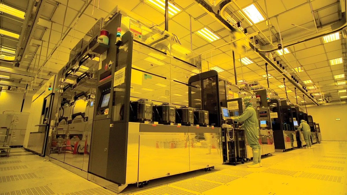 Προκαταρκτική συμφωνία μεταξύ Intel και TSMC για εργοστάσια ημιαγωγών στην Αμερική