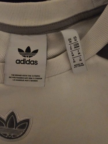 Περισσότερες πληροφορίες για "Φούτερ Adidas και Παντελόνι Tommy Hilfiger"