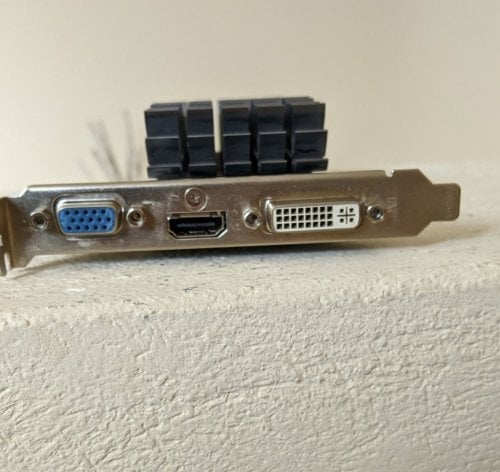 Περισσότερες πληροφορίες για "Gt 520. 1g silent"