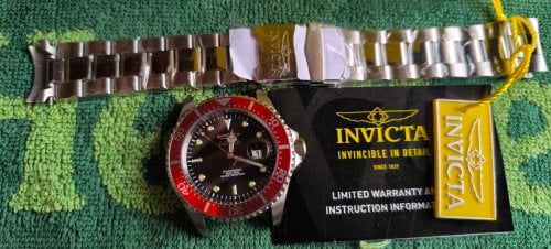 Περισσότερες πληροφορίες για "Invicta pro diver 22020"
