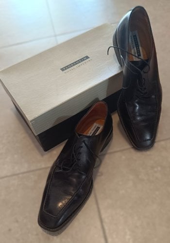 Περισσότερες πληροφορίες για "Florsheim Royal Imperial"