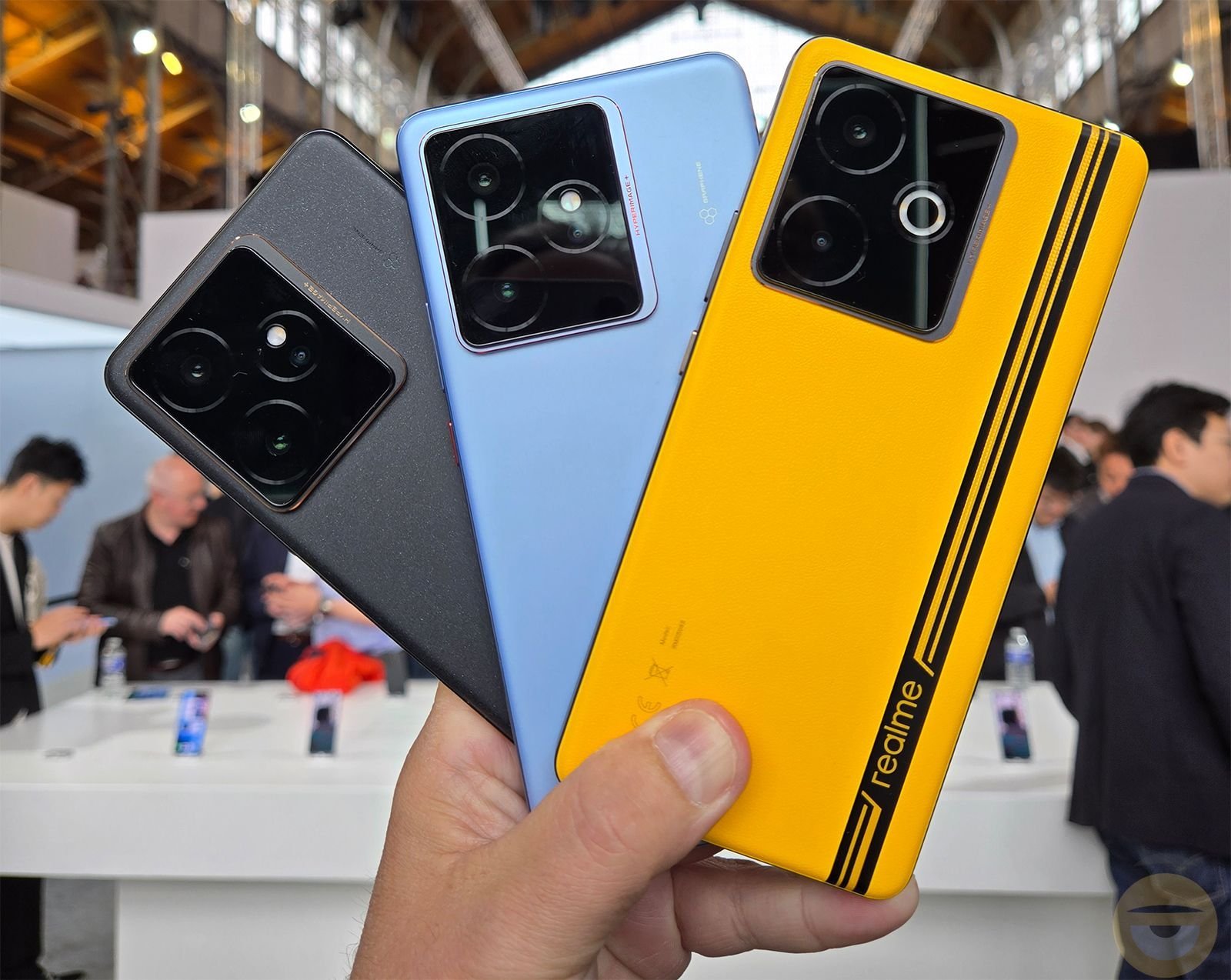 Περισσότερες πληροφορίες για "Η realme παρουσιάζει τη σειρά GT 7 με τεράστια μπαταρία 7.000mAh και τεχνολογία ψύξης γραφενίου"