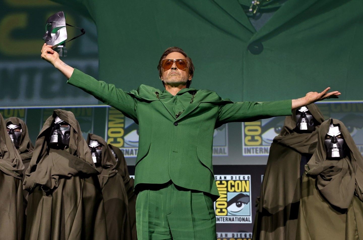 Περισσότερες πληροφορίες για "Η Marvel αναβάλλει τις ταινίες Avengers: Doomsday και Secret Wars για το Δεκέμβριο του 2026 και 2027"