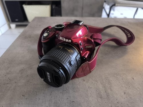 Περισσότερες πληροφορίες για "Nikon D3200 Red μαζί με φακό Nikon 18-55mm"