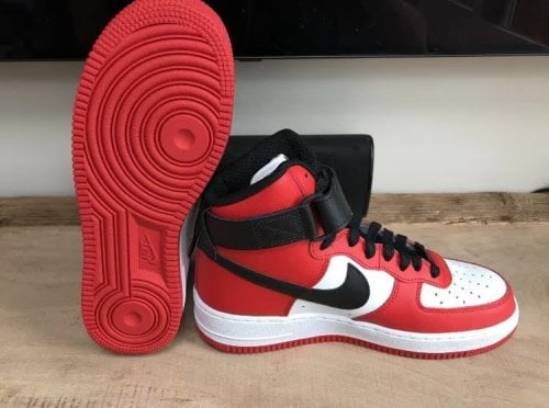 Περισσότερες πληροφορίες για "Nike Air Force 1 High OG Σικάγο μέγεθος US7.5/EU38.5 Jordan Lost"