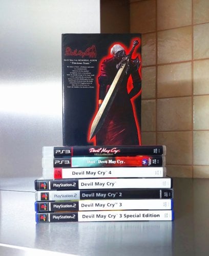 Περισσότερες πληροφορίες για "Devil May Cry Memorial Album Precious Tears Artbook"