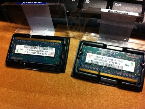Περισσότερες πληροφορίες για "Hynix 2GB (2x1) 2Rx16 PC3-8500S Apple Macbook"