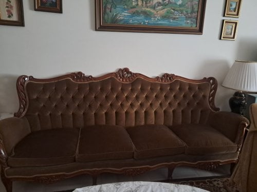 Περισσότερες πληροφορίες για "Καναπές 4 θεσιος 2 πολυθρόνες 2 καρέκλες"